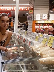 9 free voyeur pictures