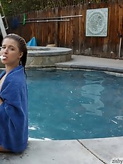 8 free voyeur pics